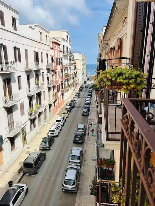 Trilocale Centrale Vista Mare - Mira'S Home Bari