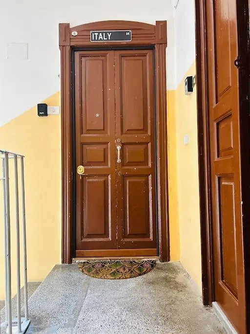 Trilocale Centrale Vista Mare - Mira'S Home Bari Italy